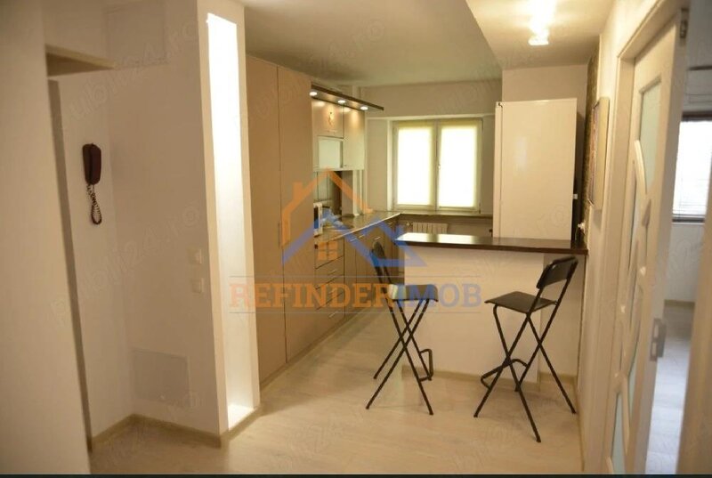 13 Septembrie, apartament de vanzare cu 3 camere, 2 gr. sanitare,